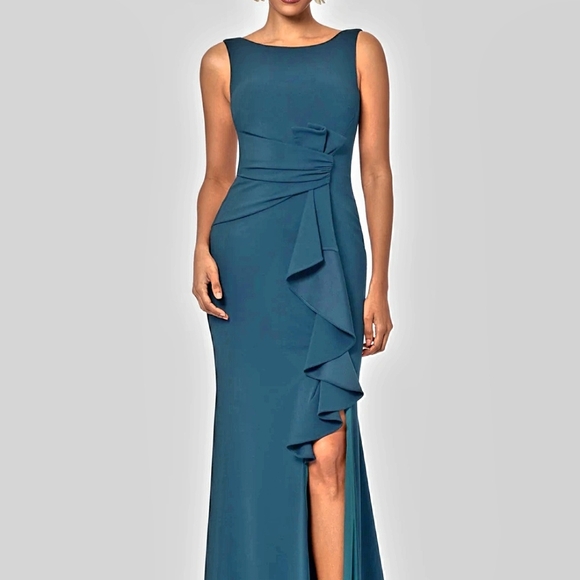 Betsy & Adam Dresses & Skirts - BETSY & ADAM "CHRISTINE" SCUBA CREPE RUFFLED BOW GOWN